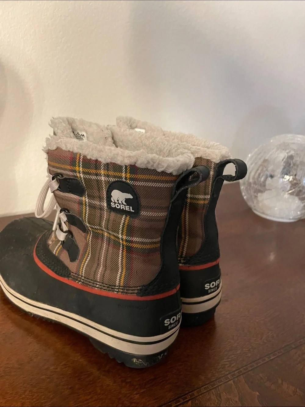Sorel Kids Tivoli Plaid Duck Snow Boot kids size 3